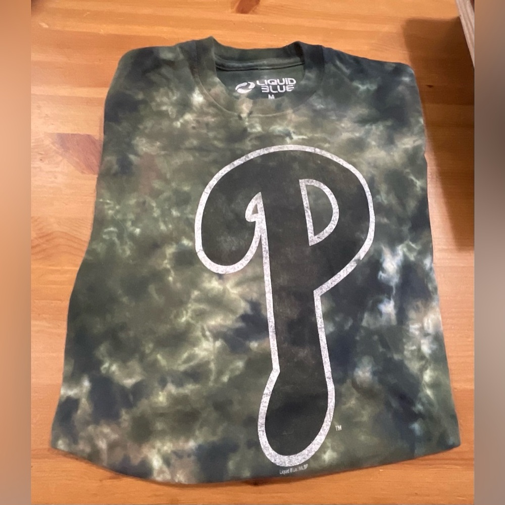 Liquid Blue: Philadelphia Phillies P tie-dyed sporty short sleeve tee shirt. - Picture 2 of 6